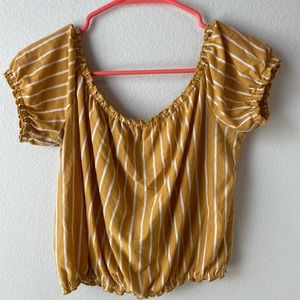 American Eagle off the shoulder top, size m